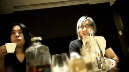 Noctis y Lupus en una foto tomada encubiertamente