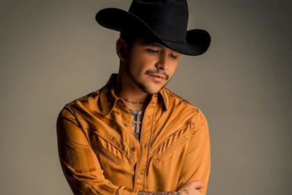 Nodal instó a los latinos a mantenerse unidos en medio del endurecimiento de las políticas migratorias