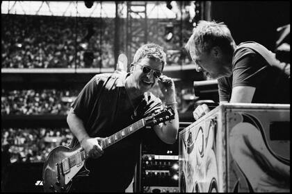 Noel Gallagher ajustando detalles del show de Oasis en Londres