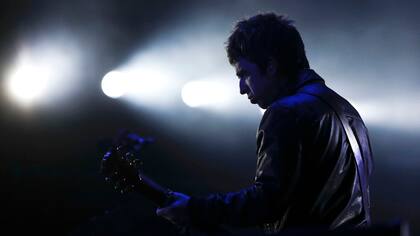 Noel Gallagher en el escenario