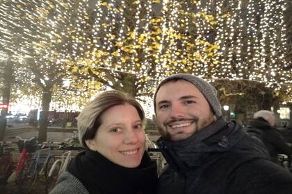 Noelia Viggiano, embarazada de 3 meses, junto con su pareja, esperan volver pronto, a pesar que todavía no hay vuelos de repatriación previstos a ese país