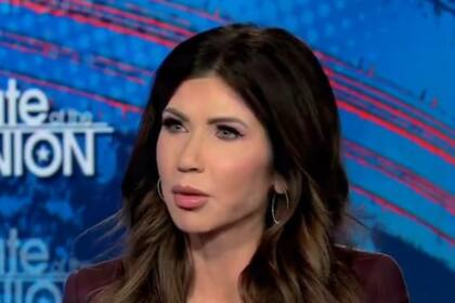 Noem afirmó que el accionar respondió a una amenaza directa contra los agentes