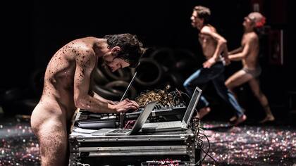 Noite, de la compañía portuguesa Circolando, dirigida por André Braga