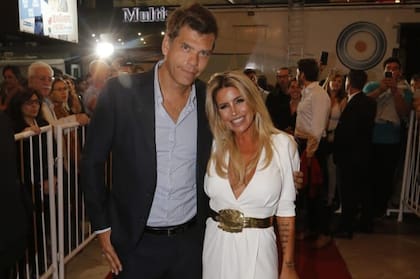 Nominada a mejor actriz en musical, music hall o café concert por su trabajo en Cabaret, Florencia Peña llegó a la ceremonia acompañada por su pareja, Ramiro Ponce de León