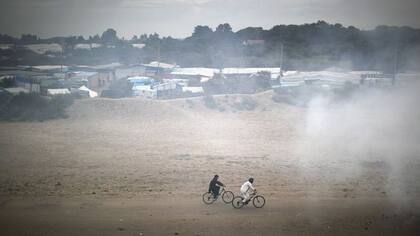 Noor presentó migrantes a los contrabandistas en el campamento de migrantes de Calais, que se conocía como "La Jungla", que fue demolido en octubre de 2016.