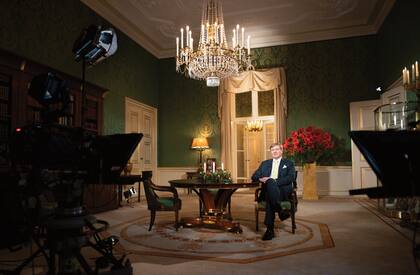 El rey Guillermo Alejandro, en la biblioteca del Palacio de Noordeinde.