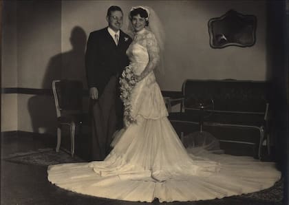 Norberto Testorelli se casó con una de sus clientas: Susana Abriata. Tuvieron tres hijos, Miriam es una de ellas