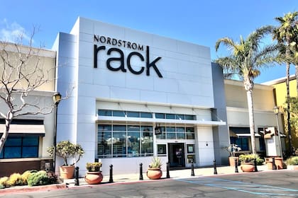 NordStrom Rack tiene precios bastante significativos en sus tiendas