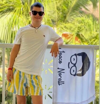 Norelli aspira a que Messi use sus anteojos