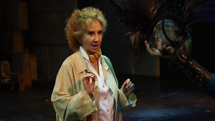 Norma Aleandro, en plena tarea de dirección de Franciscus