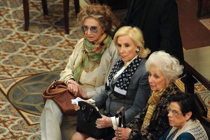 Norma Aleandro, Mirtha Legrand y Estela de Carlotto, en el velorio de Alfredo Alcón