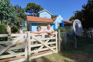 La casa pionera en Valeria del Mar que apuesta por las reuniones y la creación permanente