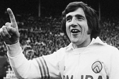 Norman Hunter, leyenda del Leeds y que falleció por coronavirus