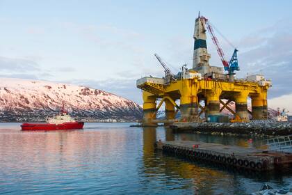 Noruega. La plataforma de exploración petrolera en Tromso, una de las más activas