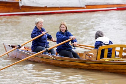 "Nos ayudamos, nos gritamos, hacemos terapia; todo encima del agua. Sin duda te tiene que gustar competir, pero lo más importante de todo es el compañerismo"