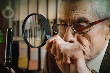 "Nos hemos preocupado de que la gente viva más, se habla de la cuarta edad, todos quieren vivir más, pero nadie se pregunta dónde están sus deseos en esa extensión de la vida", reflexiona la directora