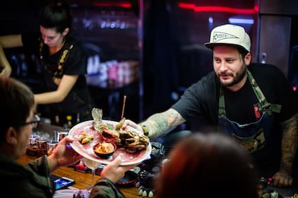 "Nos interesa, con cada restaurante, transformar un poco la cultura gastronómica porteña", dice Germán Sitz