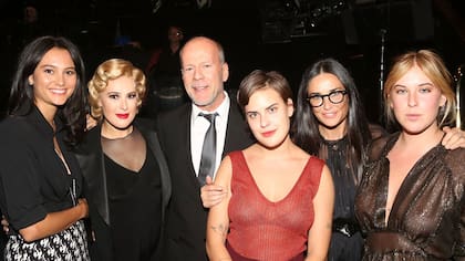 Bruce Willis y Demi Moore junto a sus hijas y la esposa del actor, Emma Heming