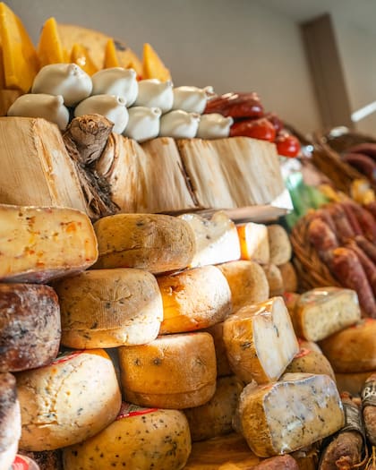 “Nos permitió llegar a nuevos públicos y consolidarnos como una marca referente en quesos, fiambres y productos gourmet. Es una gran vidriera que nos acompañó en cada etapa de nuestra evolución”, asegura Ángela Bartolomeo, dueña del emprendimiento La Barraca Gourmet