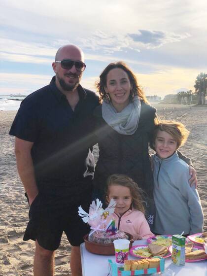 “Nosotros estamos muy felices acá. Nuestros hijos se adaptaron bien y las oportunidades son muchas. Pero no aconsejo que una familia con hijos venga a `ver qué onda´, porque para eso no está la cosa".