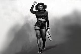 Mujer negra de caderas anchas