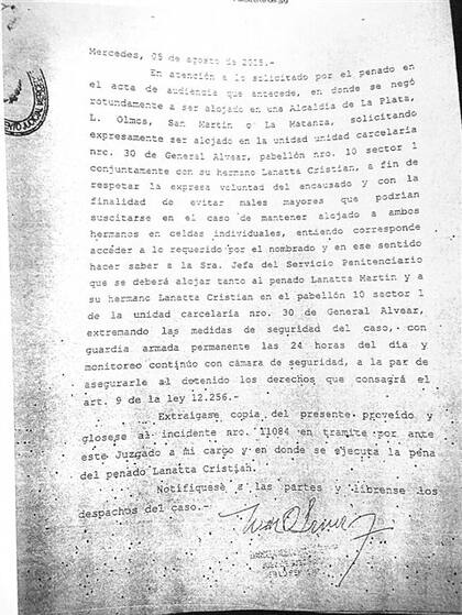 Nota modificada: tras la fuga, ese documento apareció en un expediente con el agregado de una solicitud de vigilancia más estricta, con guardias armados y cámaras