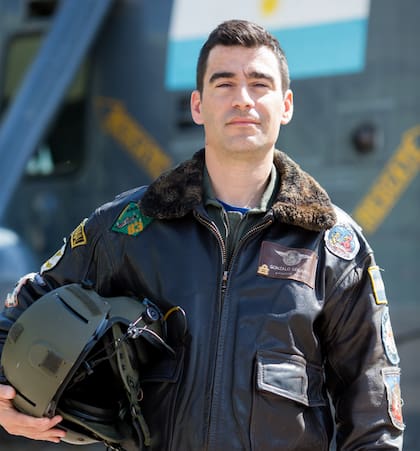 Nota Sea King. Capitán de Corbeta Gonzalo Javier Solari Cooke. 38 años, oriundo de Bahía Blanca, provincia de Buenos Aires (foto: gentileza Fernando Acuña).