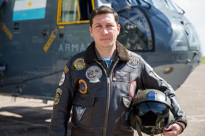 Nota Sea King. Capitán de Corbeta Juan Antonio Prados. (Cdte) 41 años, oriundo de General Alvear, Mendoza. (Foto: gentileza Fernando Acuña).