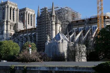 Notre Dame permanece cerrada al público.