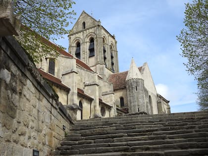 Notre-Dame-de-l’Assomption, la iglesia inmortalizada en uno de sus cuadros más célebres, que se puede ver en el Museo de Orsay. 