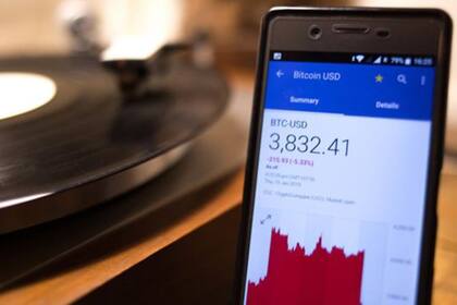 Las transacciones en bitcoin quedan registradas públicamente en la red "blockchain"