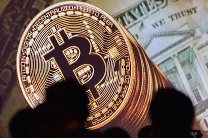El bitcoin ha estado haciendo gala de su volatilidad desde su nacimiento. Después de caer por debajo de los US$4.000 a principios de año, ahora vuelve a cotizar por encima de US$11.000