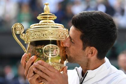 Djokovic, un atleta impactante, se transformó en uno de los tenistas más exitosos de todos los tiempos siendo contemporáneo de Federer y Nadal.