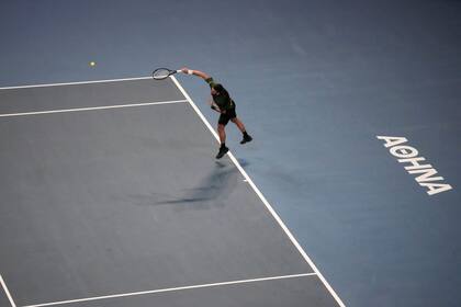 Novak Djokovic, al saque, en su "propio" torneo