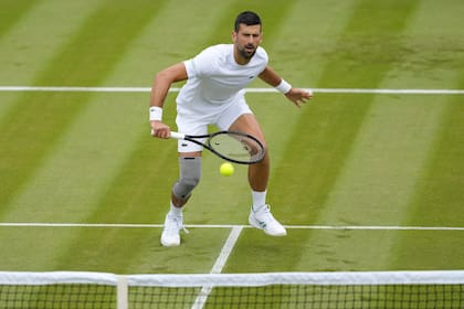 Novak Djokovic comienza su camino en el Grand Slam londinense