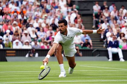 Novak Djokovic continúa su defensa de Wimbledon en los octavos de final, etapa en la que se medirá con Hubert Hurkacz.