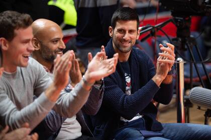Novak Djokovic durante el partido entre Estrella Roja y FC Barcelona, el 14 de diciembre de 2021 en Belgrado, Serbia.