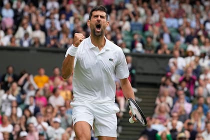 Novak Djokovic impuso su jerarquía y vigencia en la cancha central del All England: está en la final