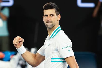 Novak Djokovic, que jugará por novena vez la final del Australian Open, se aseguró superar a Federer en cantidad de semanas como número 1 del mundo.