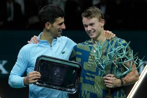 El chico que se sacaba selfies con Djokovic lo venció en la final de París y será Top 10