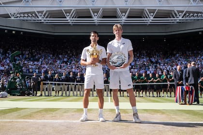 Novak Djokovic y Kevin Anderson, campeón y subcampeón, respectivamente, de Wimbledon 2018