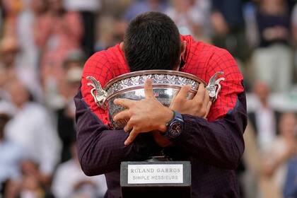 Novak Djokovic y la Copa de los Mosqueteros; el serbio alcanzó su título grande número 23 