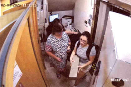 Rafaele, su madre, y María Pía, su hermana, lo acompañaron