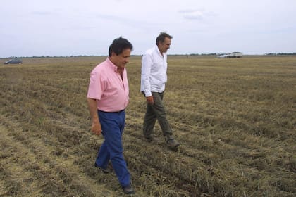 Noviembre de 2002: una reunión a solas del presidente Eduardo Duhalde con el gobernador Carlos Reutemann en una estancia de Santa Fe. Buscaba convencerlo de que aceptara ser candidato 