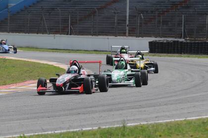 Noviembre de 2019, Jorgito Barrio debuta en la Fórmula Renault 2.0 en el autódromo de Buenos Aires; en esa fecha, logró su primer podio, al finalizar segundo