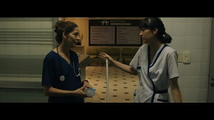 Novoa interpreta a la jefa de enfermeras de un hospital, que comienza a investigar qué sucede en los pasillos de su lugar de trabajo.