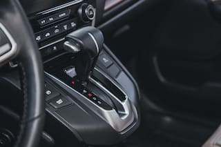 Cómo usar la función de parking de la caja automática para que no arruine el auto