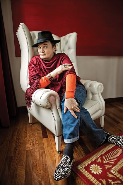 Noy empezó a escribir poemas cuando era niño y desde el sur, donde vivía, le enviaba cartas a su abuela en Buenos Aires