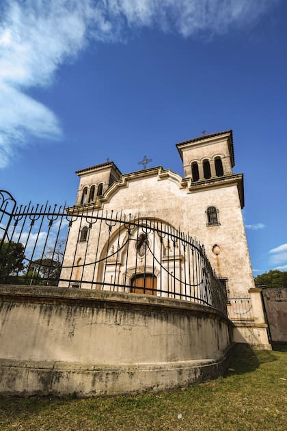 Nuestra Señora del Carmen, en Falda del Carmen, es una favorita para celebrar bodas a 41 km de Córdoba.