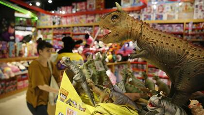 Nuestro país se especializa en la producción de artículos de primera infancia - juguetes de playa, andarines, triciclos, camiones de plástico, muñecas, bebés y masas-